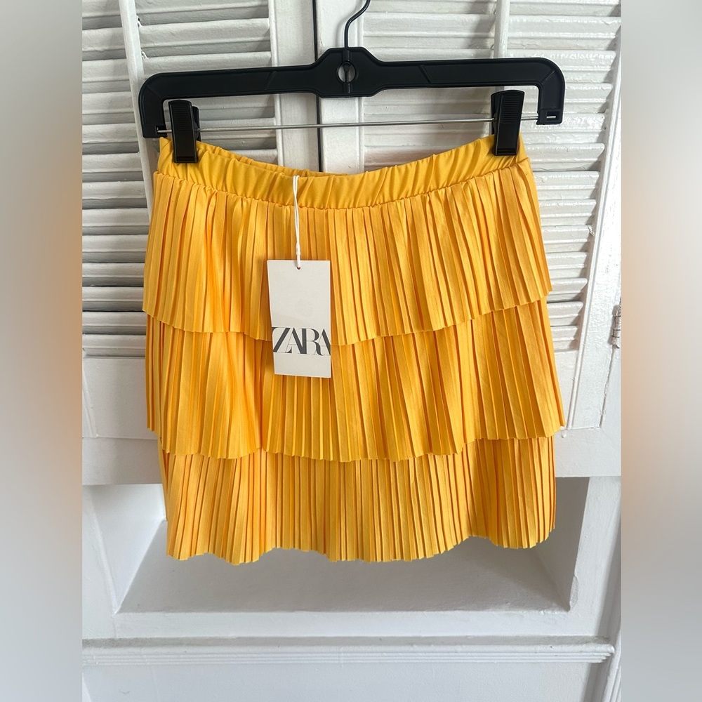 NWT Zara Yellow Pleated Tiered Mini Skirt